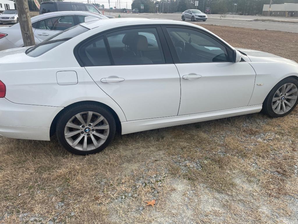 2009 BMW 3 Series 328i's photo